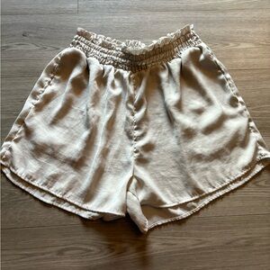 American Eagle Outfitters Cream Athletic Shorts Elastic Waist